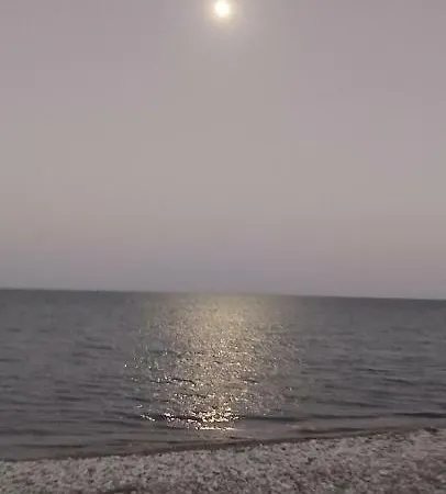 Marlens Beach House Дом отдыха Менеоу