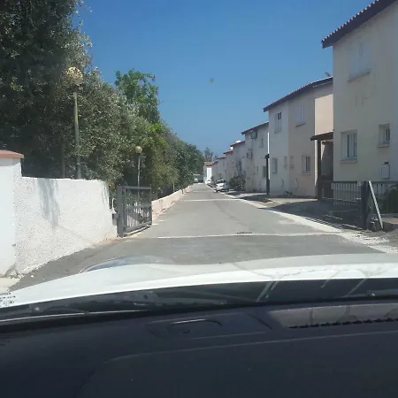 Marlens Beach House Meneou